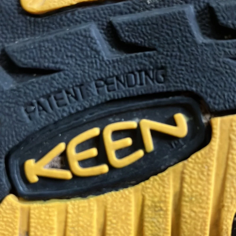 Keen Newport Sandals Youth Boys Size 4